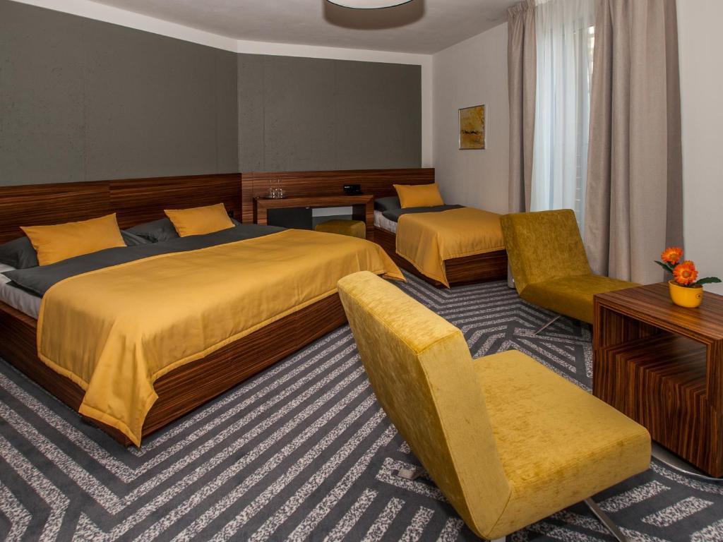 99 Hotel