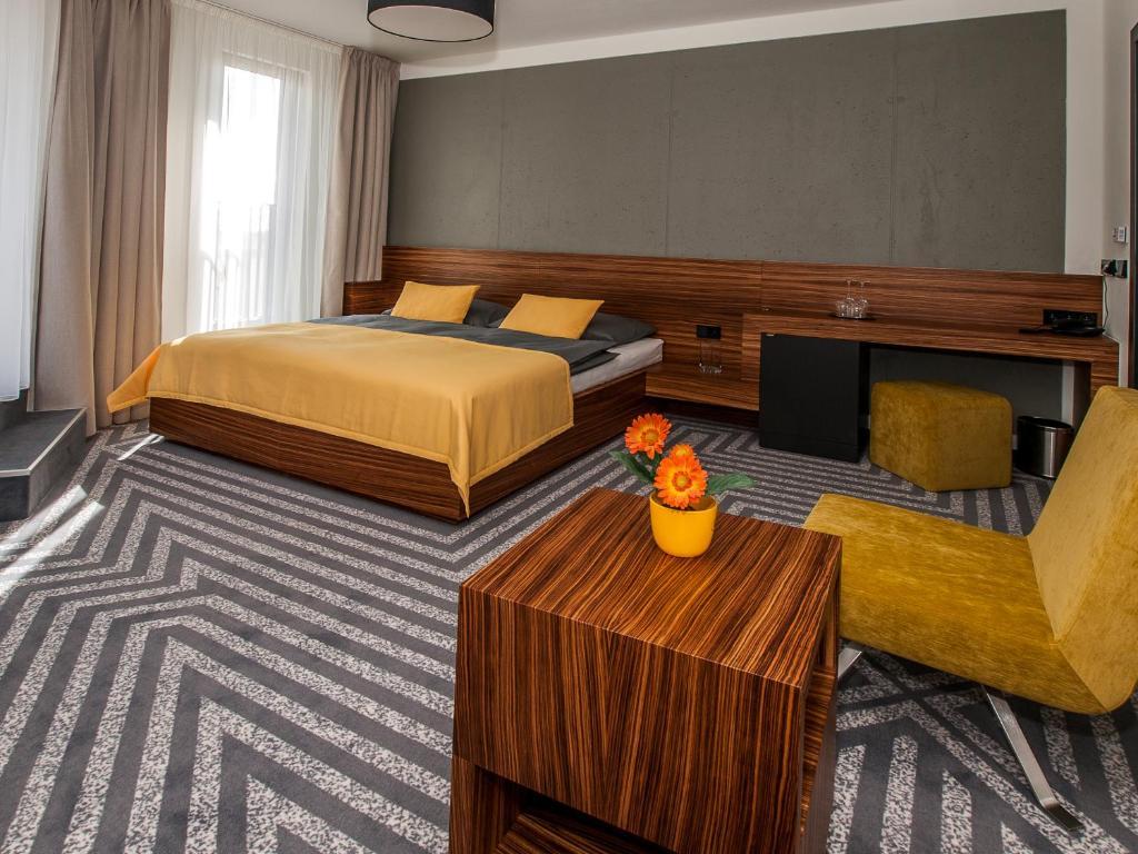 Hotel 99 4*